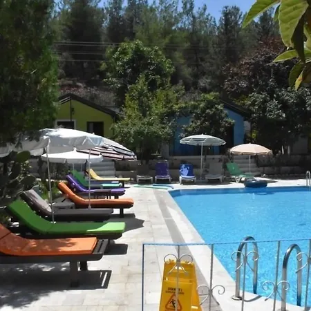 Likya Saklibahce ホテル ケメル