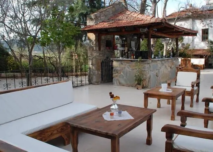 Likya Saklibahce ホテル ケメル