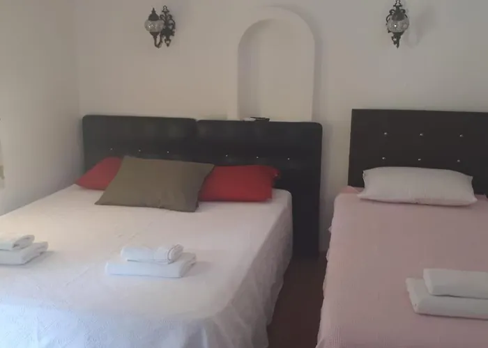 Likya Saklibahce * קמר